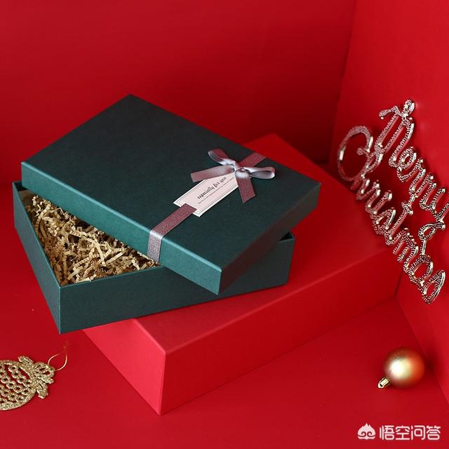 衣服怎么包装送人好看？