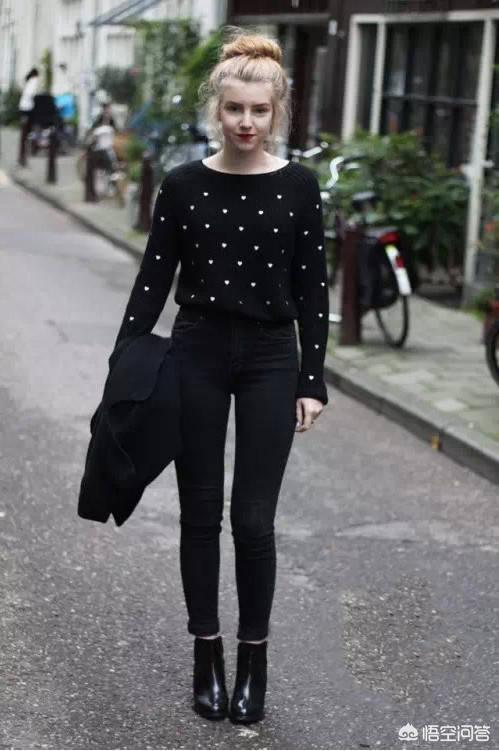 黑色打底如何搭配更高级