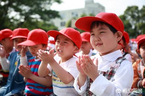 幼儿园小班社会《我会介绍自己》的教案怎么写？中班社会开门关门教案？