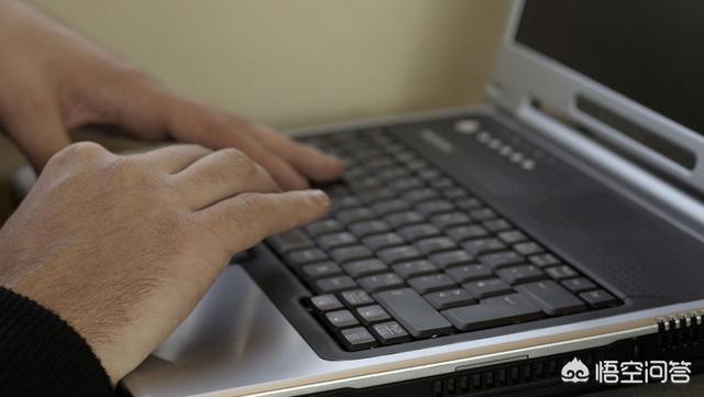 笔记本电脑扬声器没有声音（笔记本电脑扬声器没有声音耳机有声音）