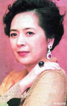 刘銮雄玩李嘉欣肉丸(刘銮雄为何不娶李嘉欣，刘銮雄比甘比大多少岁？)