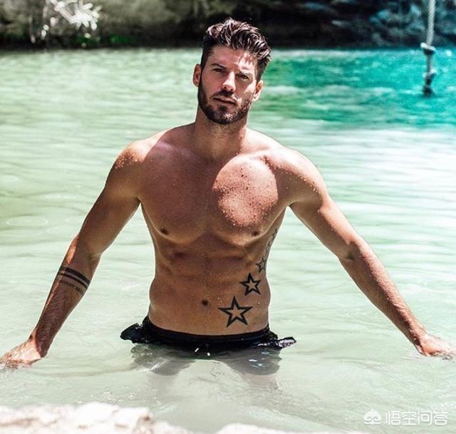 新婚跪撅打屁股（新婚下跪的视频）