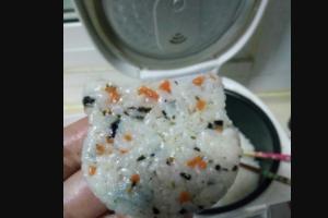 如何做海苔饭团