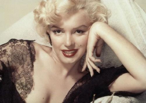 玛丽莲 梦露_玛丽莲梦露和肯尼迪什么关系