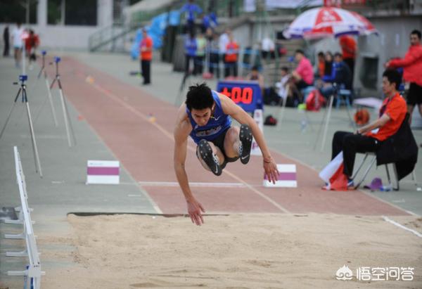 跳远跳远的正确姿势