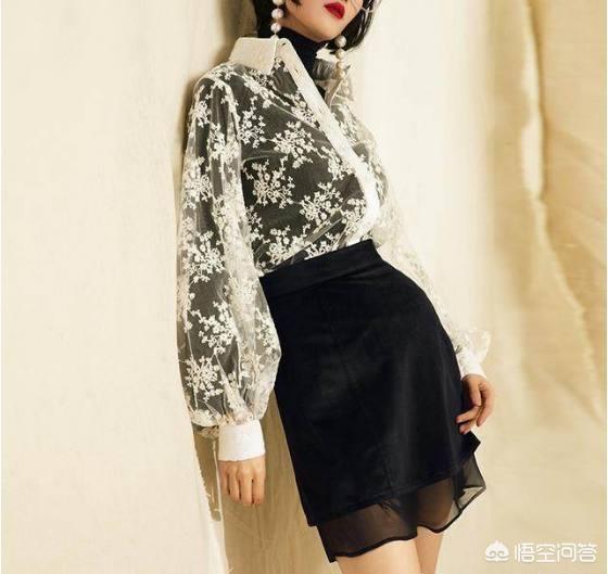 黑丝绒裙子如何搭配衣服(图6)