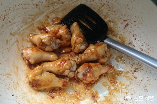 咖喱焖鸡-咖喱焖鸡采用的烹调法是