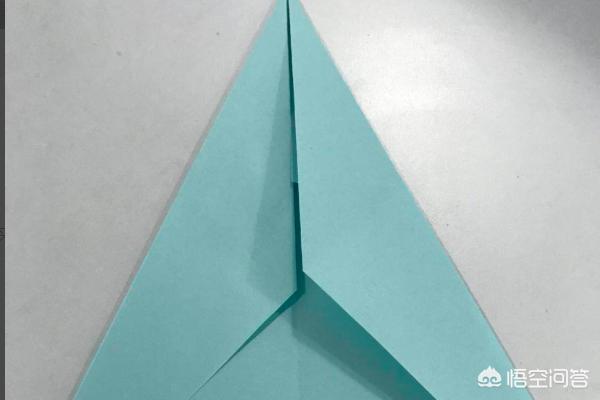 购买的折纸飞机怎么折的