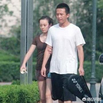小两口的海外生活，小两口的海外生活小说