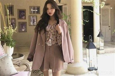 西装服饰如何搭配好看女