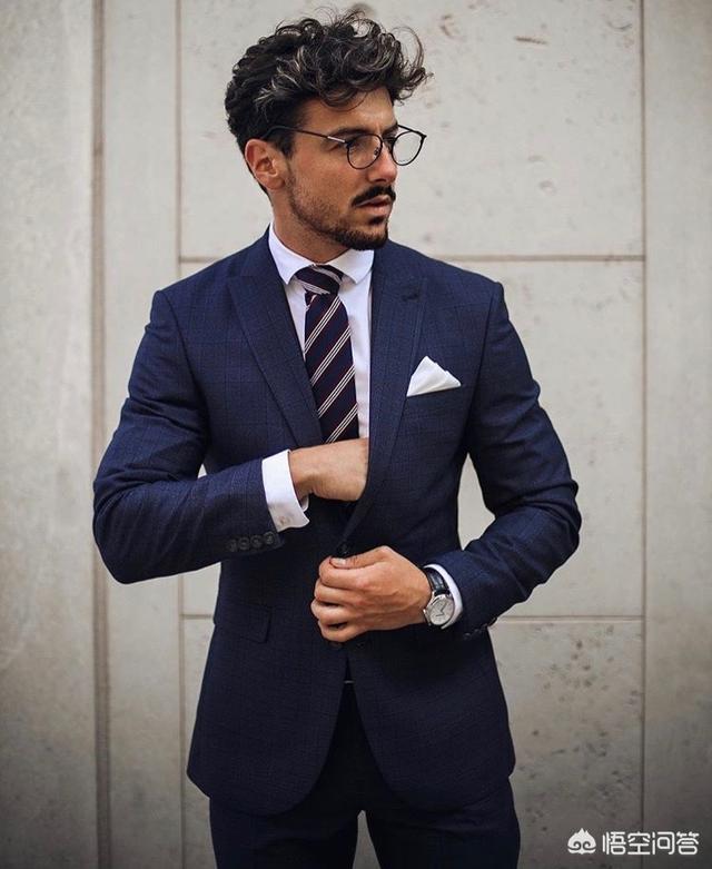 男生穿西装如何搭配衣服(图66)