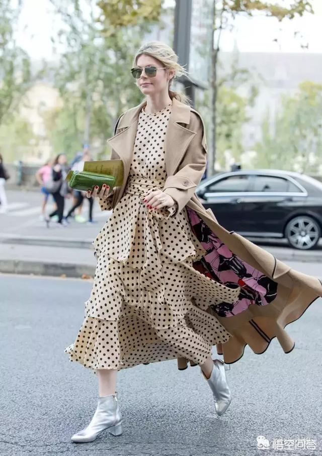 红色风衣和靴子如何搭配(图25)