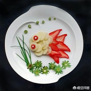 用草莓做水果拼盘简单的(图1)