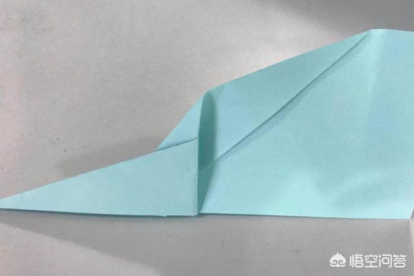 购买的折纸飞机怎么折的