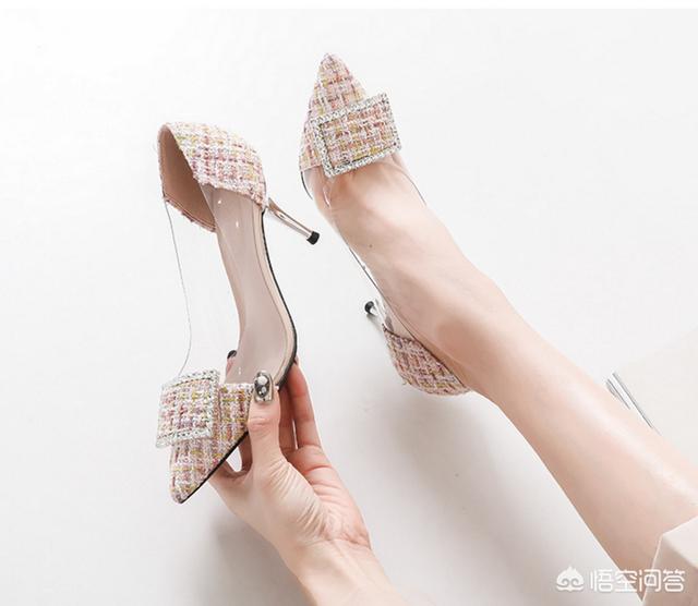 小香风裙子如何搭配鞋子(图4)