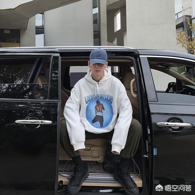 男士卫衣怎么搭配图片(图3)