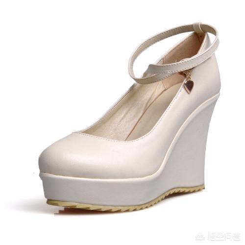 粗高跟单鞋粗高跟鞋和细高跟鞋的区别