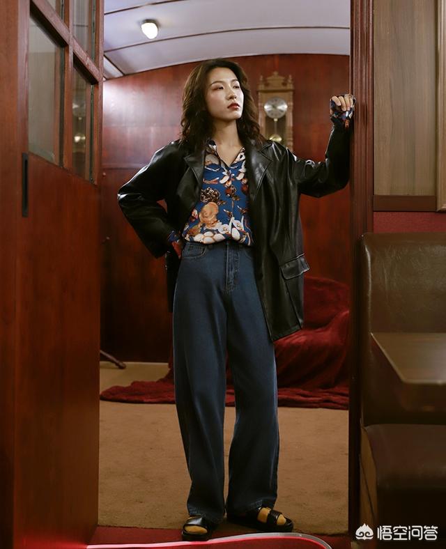 西装款皮衣如何搭配衣服(图9)