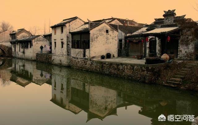 推镜头（一边推远一边拉近镜头叫什么？）