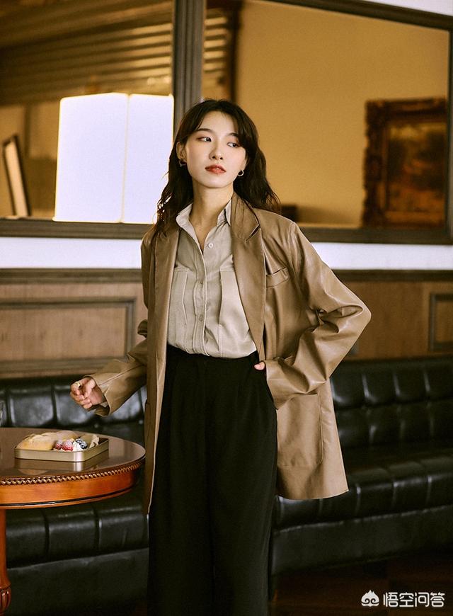 西装款皮衣如何搭配衣服(图5)