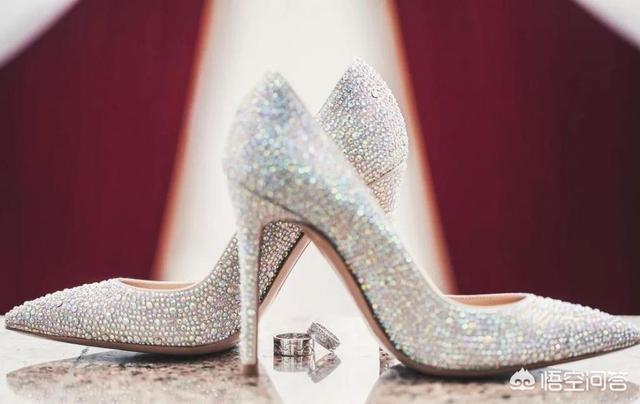 粗高跟单鞋粗高跟鞋和细高跟鞋的区别