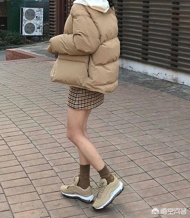 超短牛仔棉衣如何搭配衣服(图9)