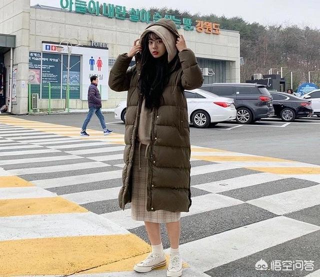 超短牛仔棉衣如何搭配衣服(图13)