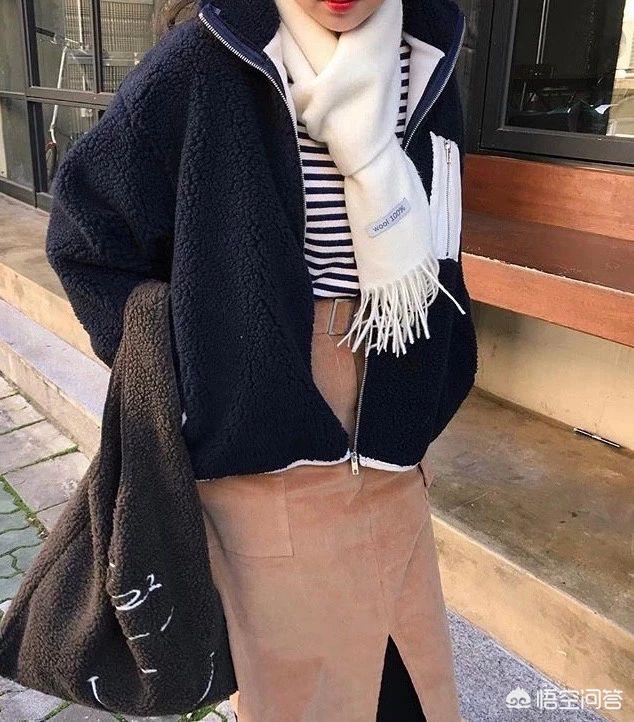 超短牛仔棉衣如何搭配衣服(图21)