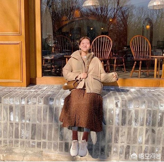 超短牛仔棉衣如何搭配衣服(图7)