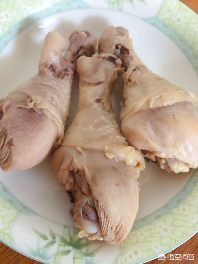 休闲小吃椒麻鸡的做法（椒麻鸡里可以加什么配菜？）