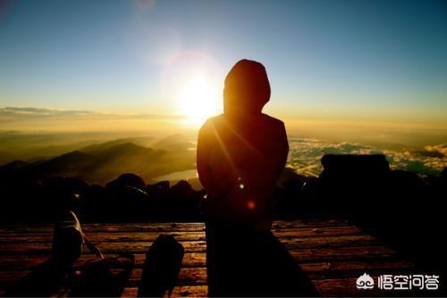 徒步旅行中如何防止脚不磨出水泡？用绑脚吗？用什么绑呢
