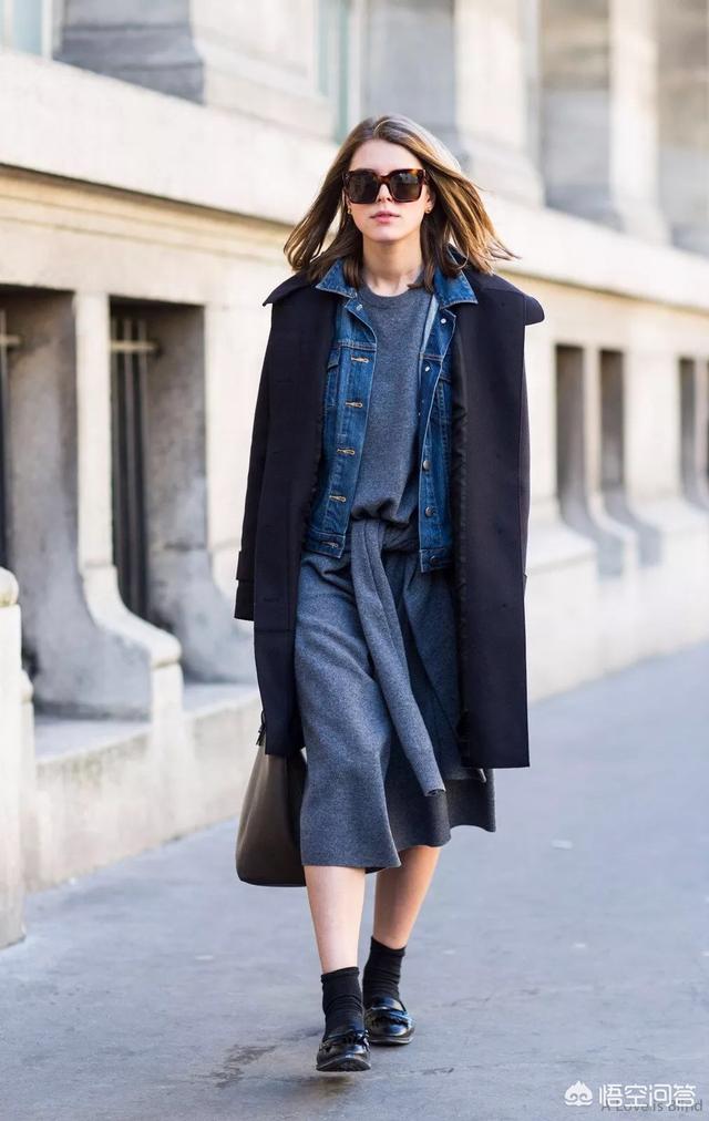 黑色针织裙子如何搭配外套(图12)