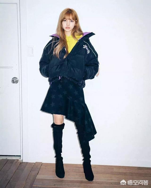 超短牛仔棉衣如何搭配衣服(图1)