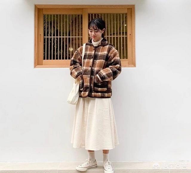 超短牛仔棉衣如何搭配衣服(图23)