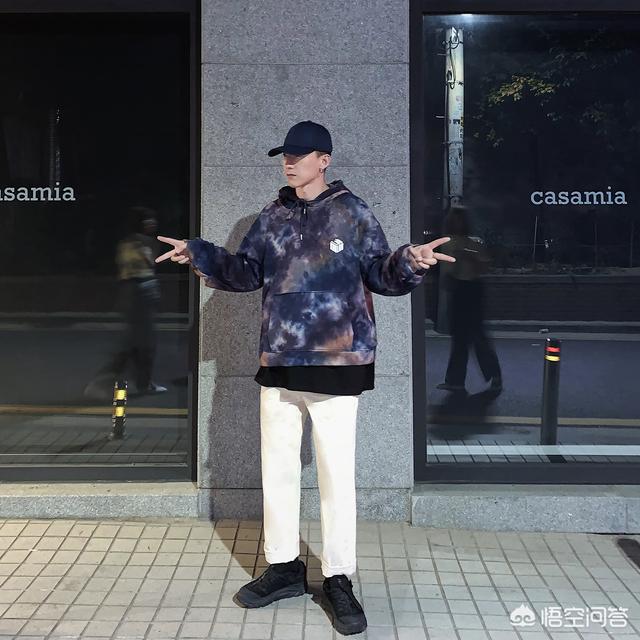 男士卫衣怎么搭配图片(图5)