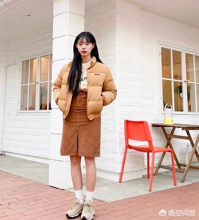 超短牛仔棉衣如何搭配衣服(图10)
