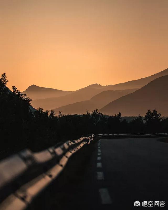 在哪个网站可以找到漂亮的图片，可以做背景的？doooor设计网怎么样？