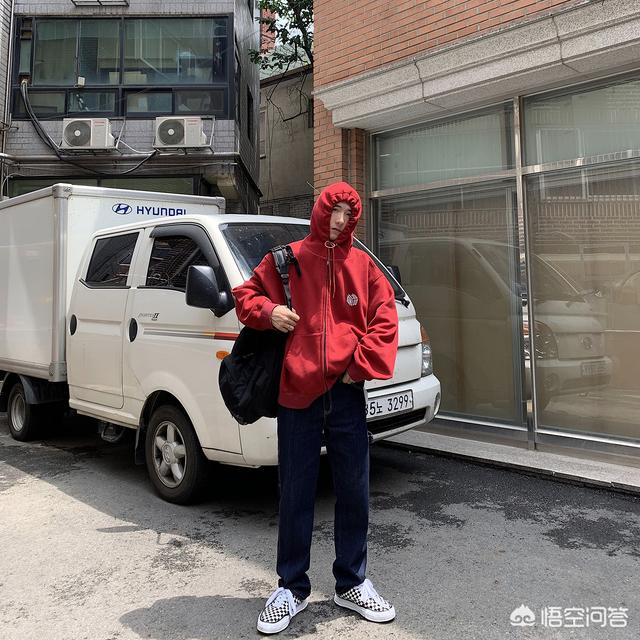 男士卫衣怎么搭配图片(图1)