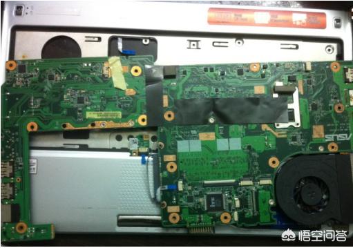 电脑黑屏打不开电脑黑屏打不开但是电源是亮的