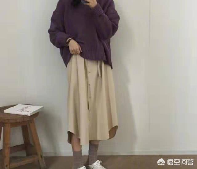 米白色短裙如何搭配毛衣(图26)