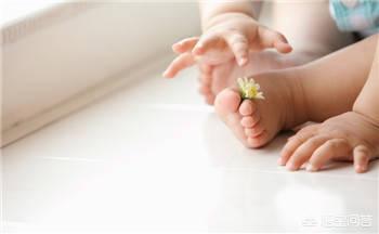 眼睛一大一小是怎么回事(图1)