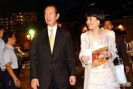 何鸿燊老婆_何鸿燊老婆梁安琪有几个孩子