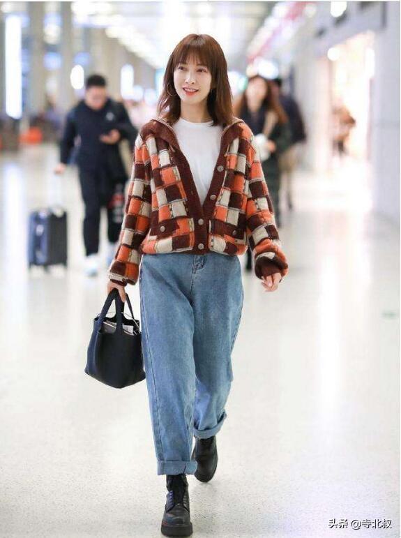 腿粗女生衣服怎么搭配(图16)