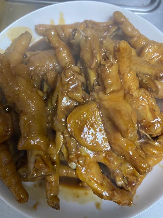 红烧鸡爪怎么做好吃-红烧鸡爪怎么做好吃又简单视频