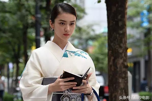 变成黑皮辣妹后跟朋友做了漫画版，变成黑皮辣妹后和朋友做了动漫画