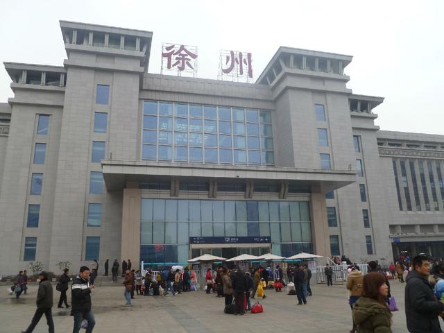 南京南站跳轨事件