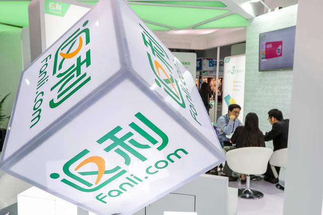 [附近约会吧]附近爱约会app怎么样？