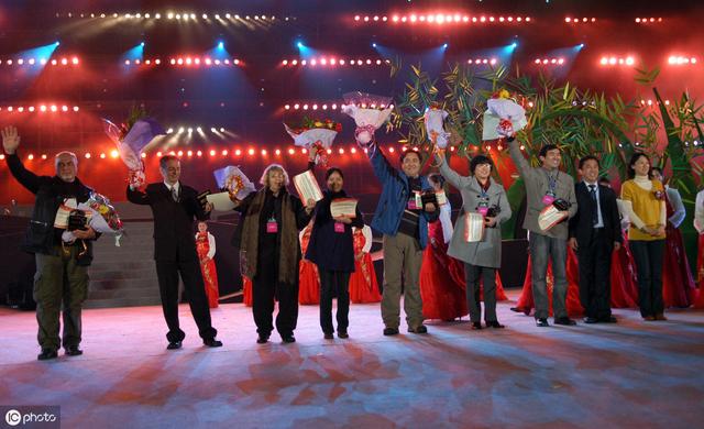 如何成为一名优秀的教师论文1500字左右怎么写