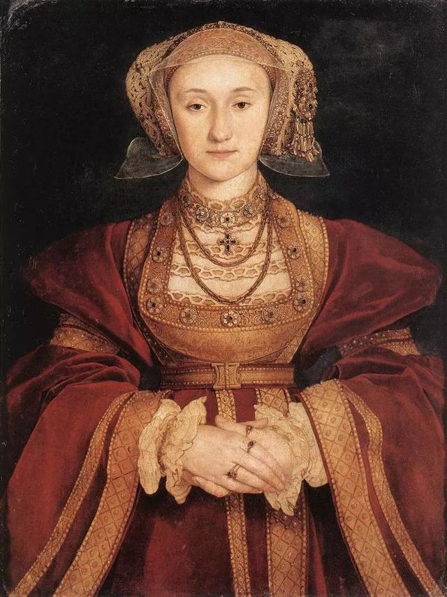 中世纪欧洲女性衣裙穿着演变历史？中世纪欧洲妇女华丽裙子