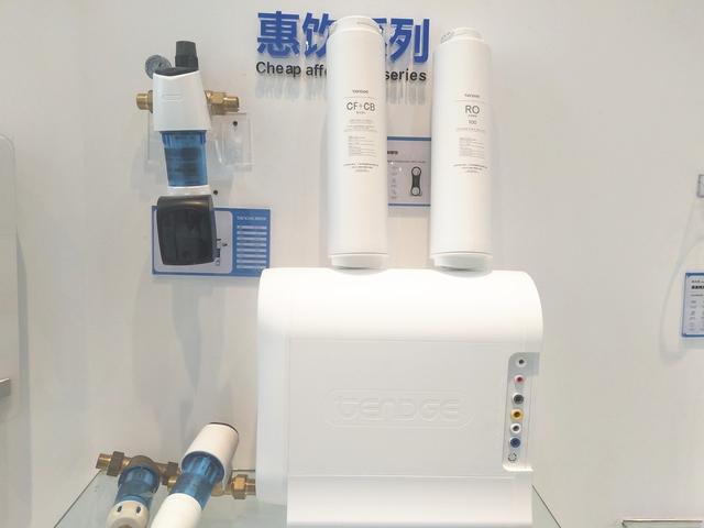 c90e5f0206f54fdab9da065bed61fa32